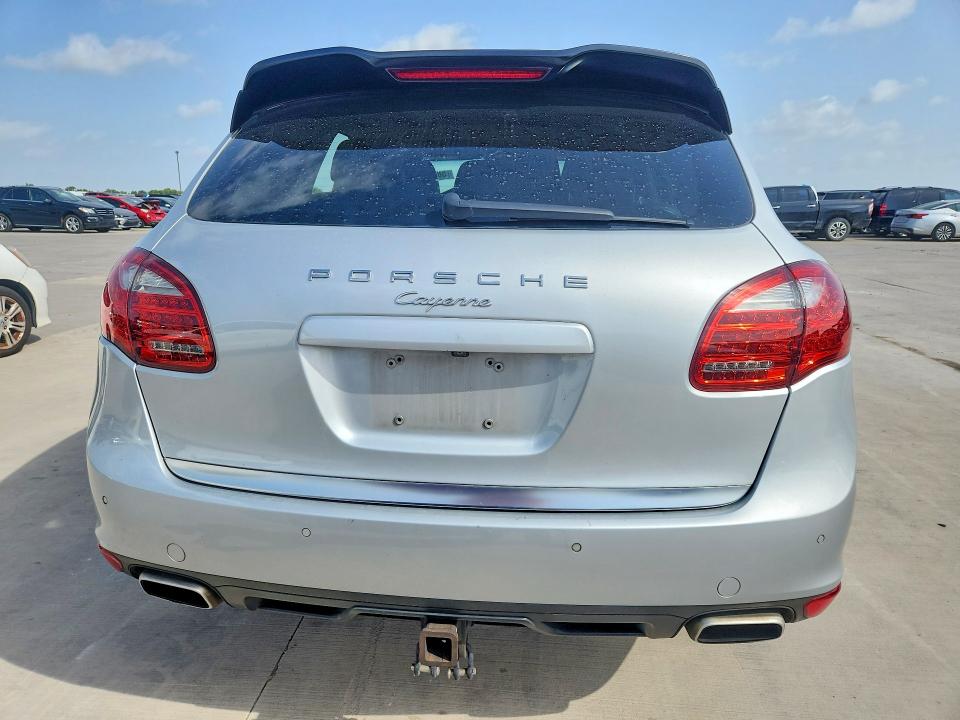 Photo 6 from auction – 2012 PORSCHE CAYENNE with VIN WP1AA2A21CLA01088