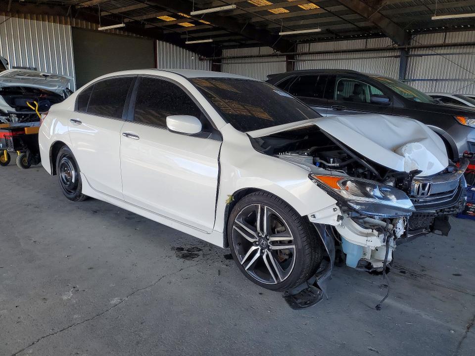 Photo 4 from auction – 2017 HONDA ACCORD with VIN 1HGCR2F54HA070285