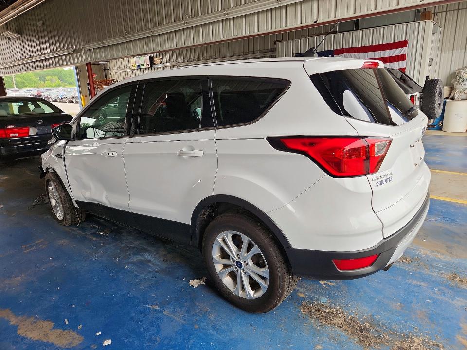 Photo 2 from auction – 2019 FORD ESCAPE with VIN 1FMCU9GD3KUA83087