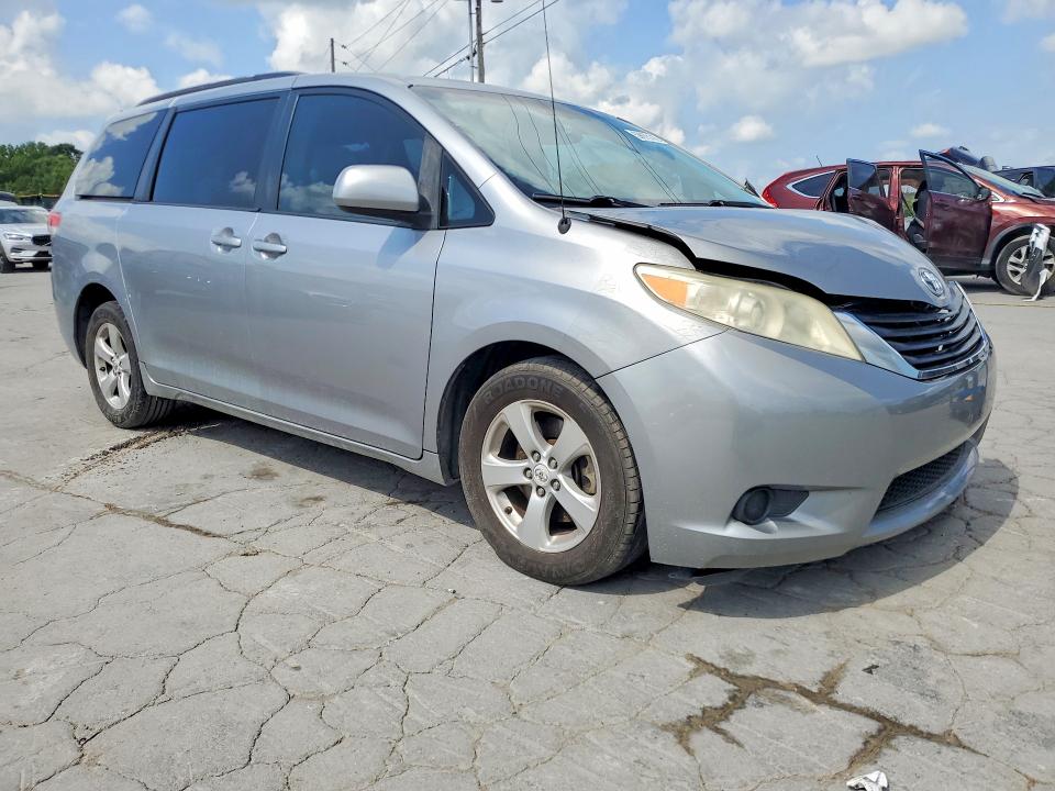 صورة رقم 4 من المزاد - 2011 TOYOTA SIENNA مع VIN 5TDKK3DC8BS002247