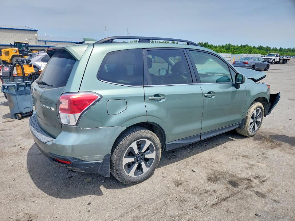 Photo 3 from auction – 2018 SUBARU FORESTER with VIN JF2SJAJC9JH605031