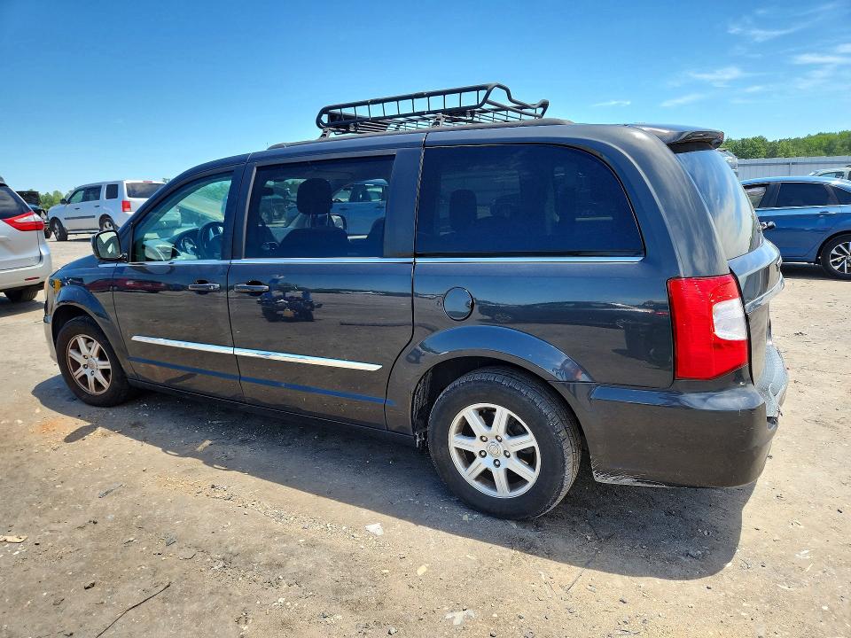 Photo 2 from auction – 2011 CHRYSLER TOWN & COUNTRY with VIN 2A4RR5DG8BR694215