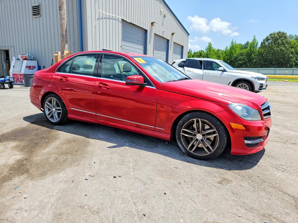 Photo 4 from auction – 2014 MERCEDES-BENZ C with VIN WDDGF8AB8EA928562