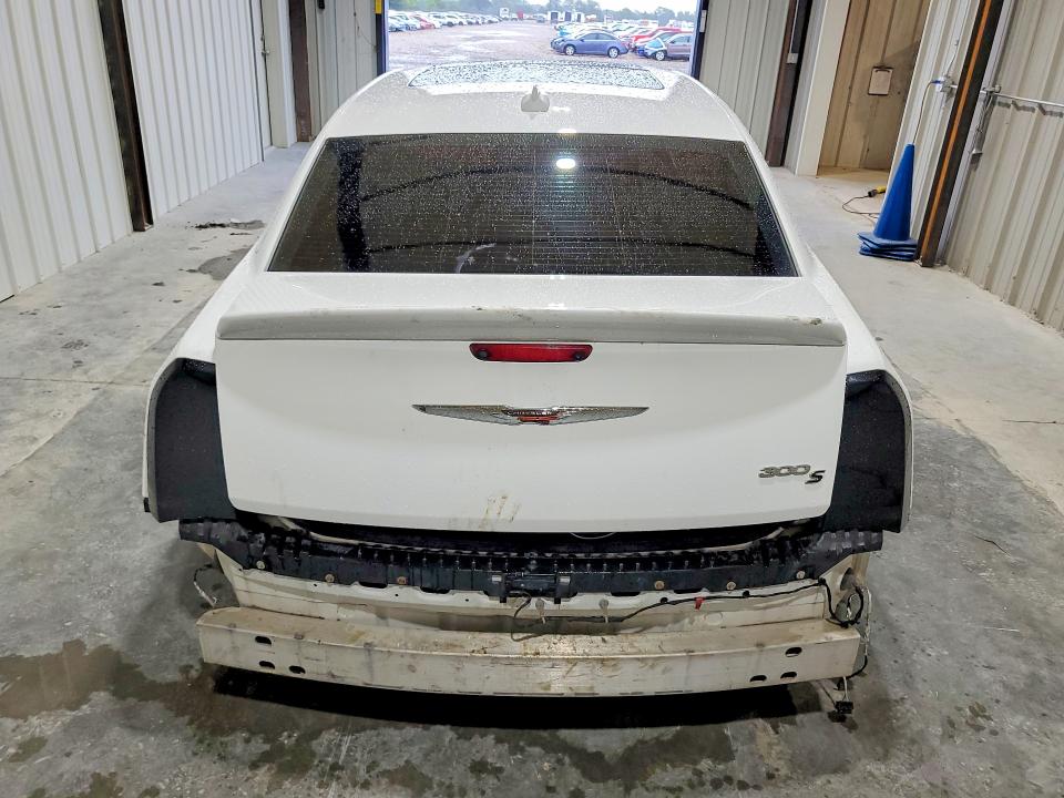 Photo 6 from auction – 2018 CHRYSLER 300 with VIN 2C3CCABT0JH152668