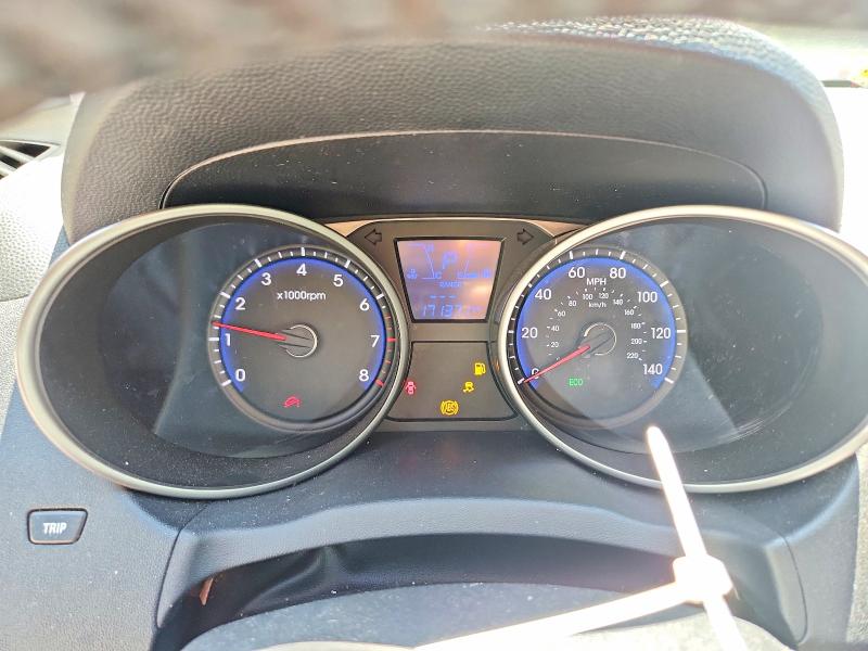 Photo 9 from auction – 2012 HYUNDAI TUCSON with VIN KM8JU3AC0CU339711