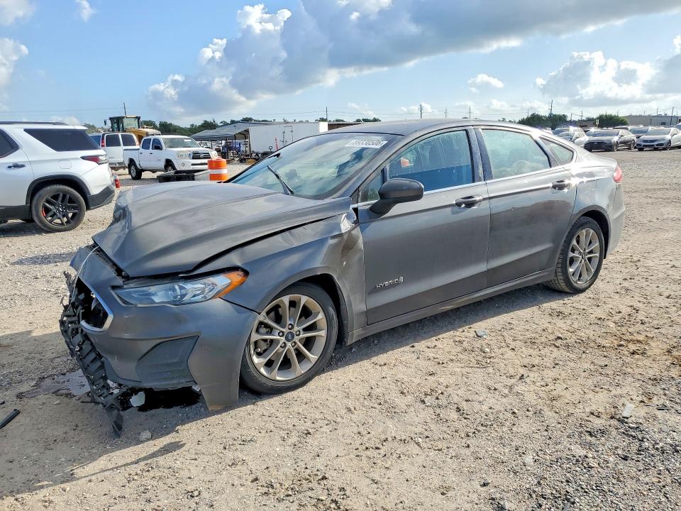 FORD FUSION 2019 with VIN 3FA6P0LU3KR242410 - Photo from auction