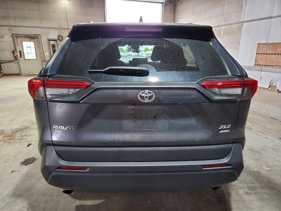 Photo 6 from auction – 2020 TOYOTA RAV4 with VIN 2T3P1RFV4LC077233