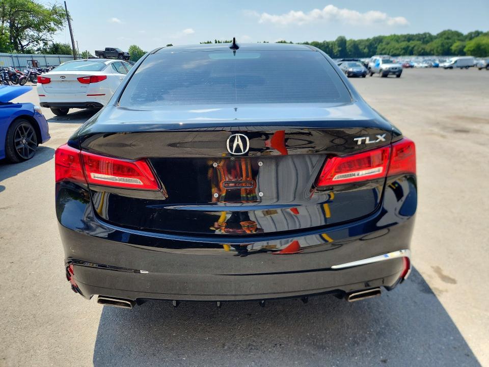Zdjęcie 6 z aukcji – 2018 ACURA TLX z VIN 19UUB2F37JA006142