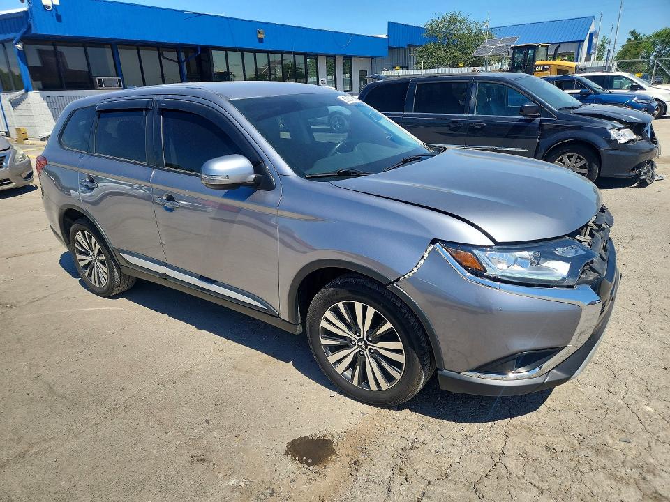 Photo 4 from auction – 2019 MITSUBISHI OUTLANDER with VIN JA4AZ3A33KZ041381