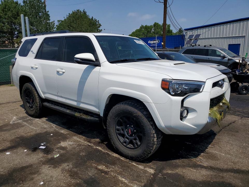 Photo 4 from auction – 2019 TOYOTA 4RUNNER with VIN JTEBU5JR8K5653992