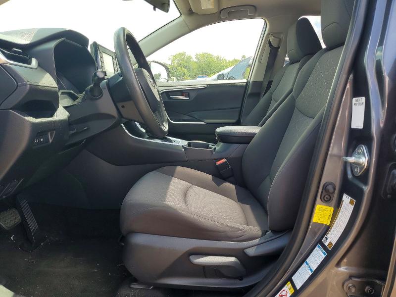 Photo 7 from auction – 2019 TOYOTA RAV4 with VIN JTMP1RFV3KJ005743