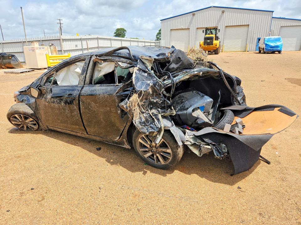 Photo 2 from auction – 2022 NISSAN VERSA with VIN 3N1CN8EVXNL871275