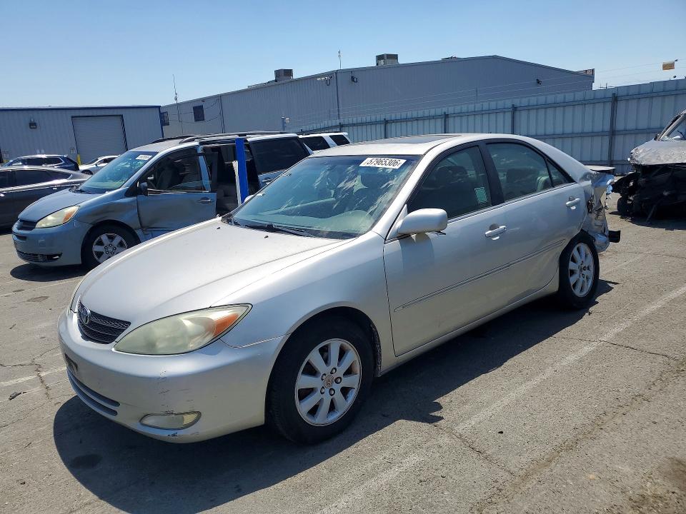 TOYOTA CAMRY 2004 with VIN 4T1BE30K14U850422 - Photo from auction