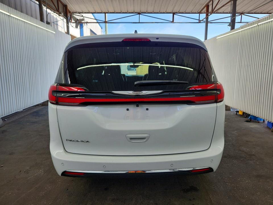 Photo 6 from auction – 2026 CHRYSLER PACIFICA with VIN 2C4RC1BGXTR280941
