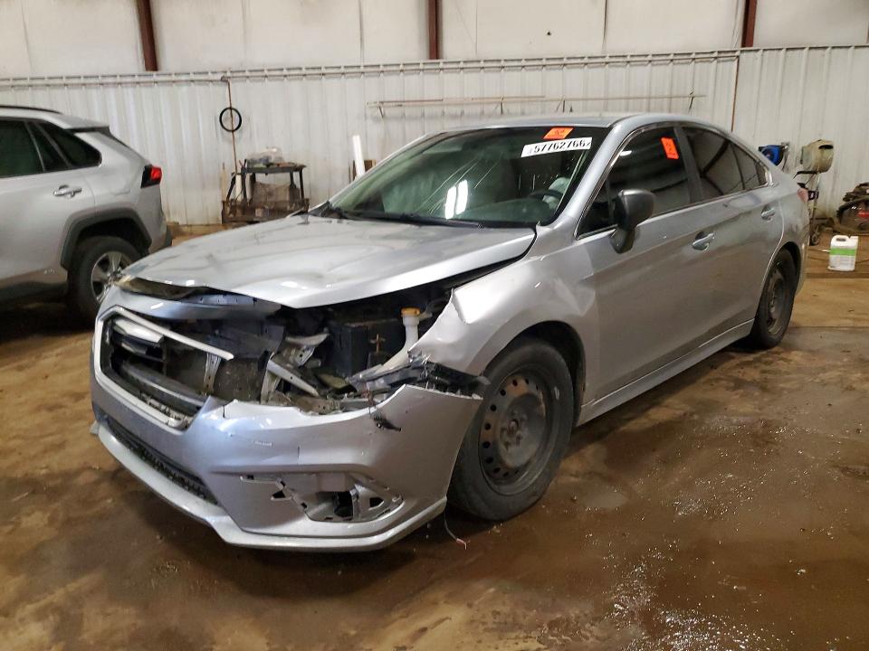SUBARU LEGACY 2018 con VIN 4S3BNAA61J3046102 - Foto de la subasta