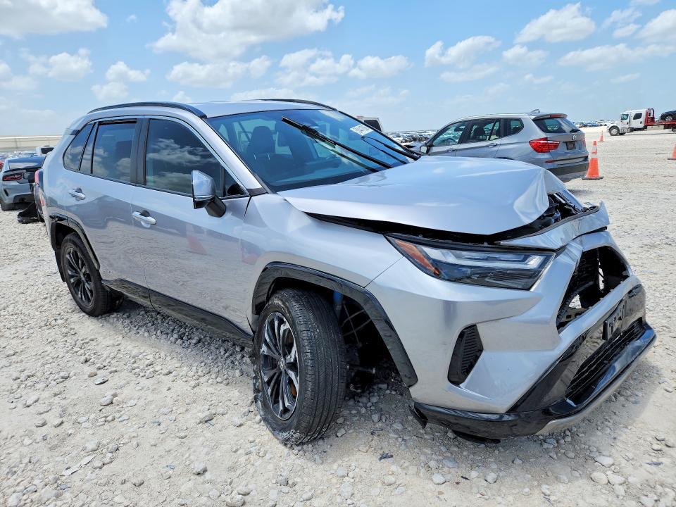 Photo 4 from auction – 2022 TOYOTA RAV4 with VIN 4T3T6RFV2NU065194