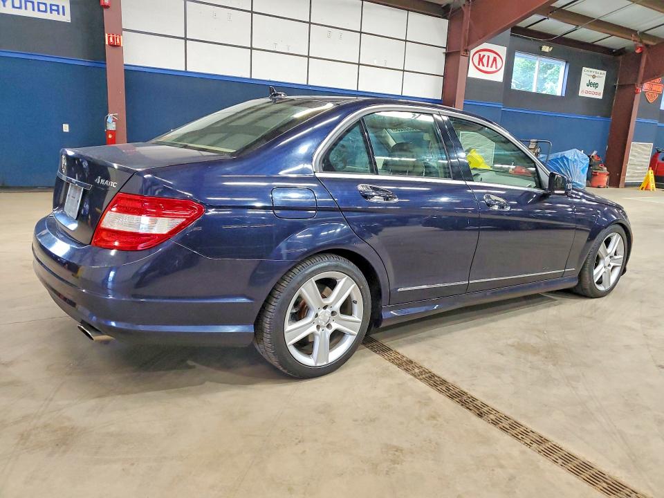 Photo 3 from auction – 2011 MERCEDES-BENZ C with VIN WDDGF8BB0BR143013