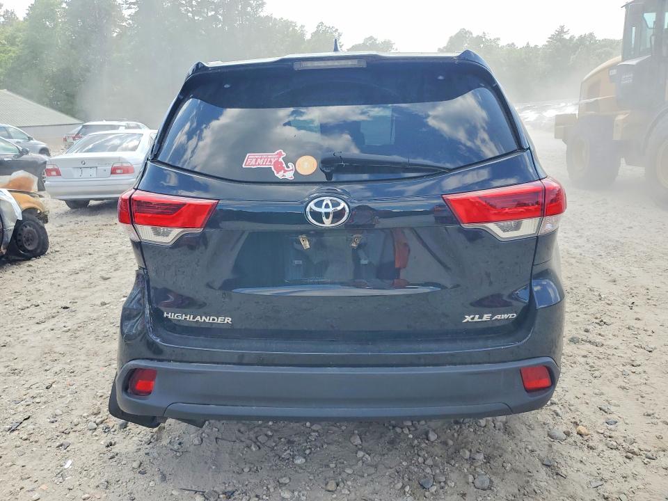 Photo 6 from auction – 2018 TOYOTA HIGHLANDER with VIN 5TDJZRFHXJS531247