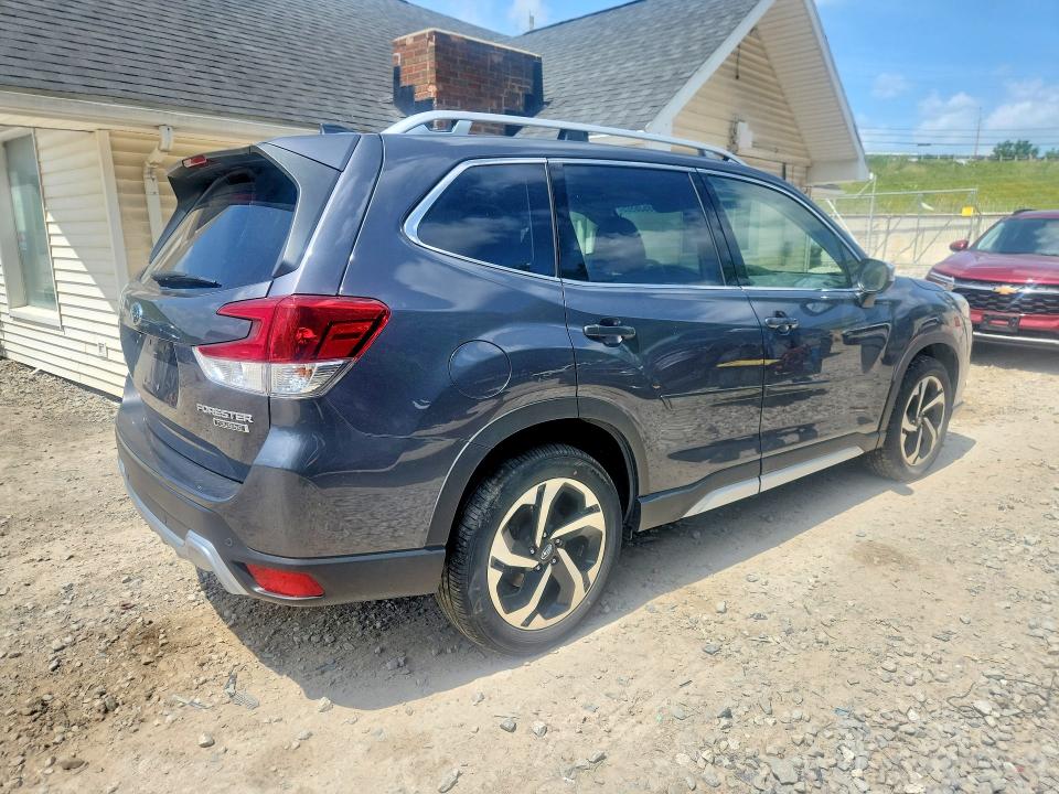 Photo 3 from auction – 2023 SUBARU FORESTER with VIN JF2SKARCXPH416642