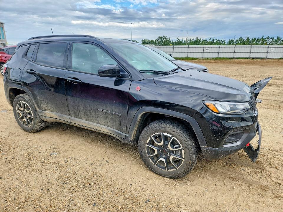 Foto 4 de la subasta – 2026 JEEP COMPASS con VIN 3C4NJDDN8TT152924