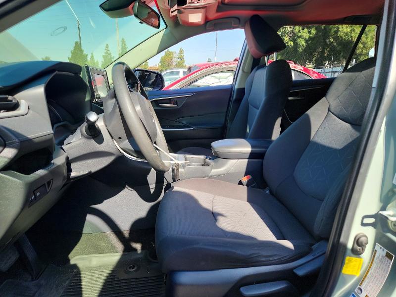 Photo 7 from auction – 2019 TOYOTA RAV4 with VIN JTMP1RFV7KD046102