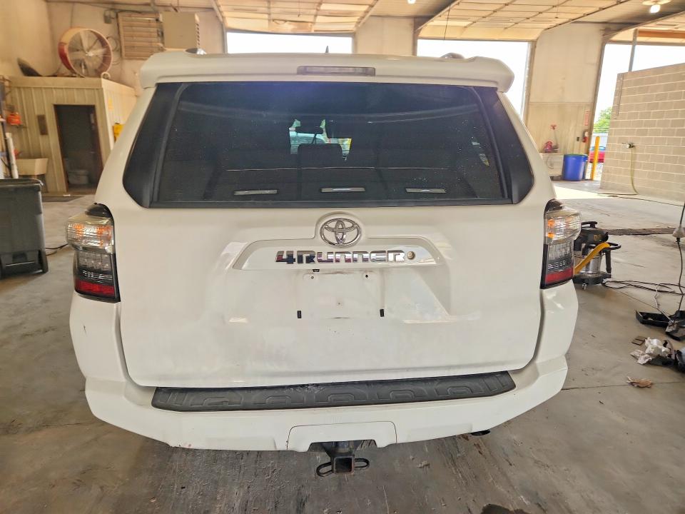 Photo 6 from auction – 2014 TOYOTA 4RUNNER with VIN JTEBU5JR3E5171127