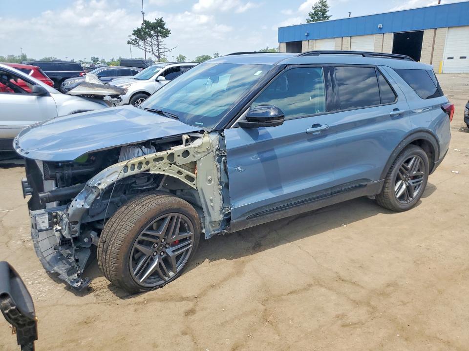 FORD EXPLORER 2026 مع رقم تعريف المركبة 1FMUK8KH8TGA13776 - صورة من المزاد