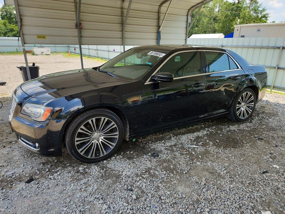 CHRYSLER 300 2013 with VIN 2C3CCABG7DH514986 - Photo from auction