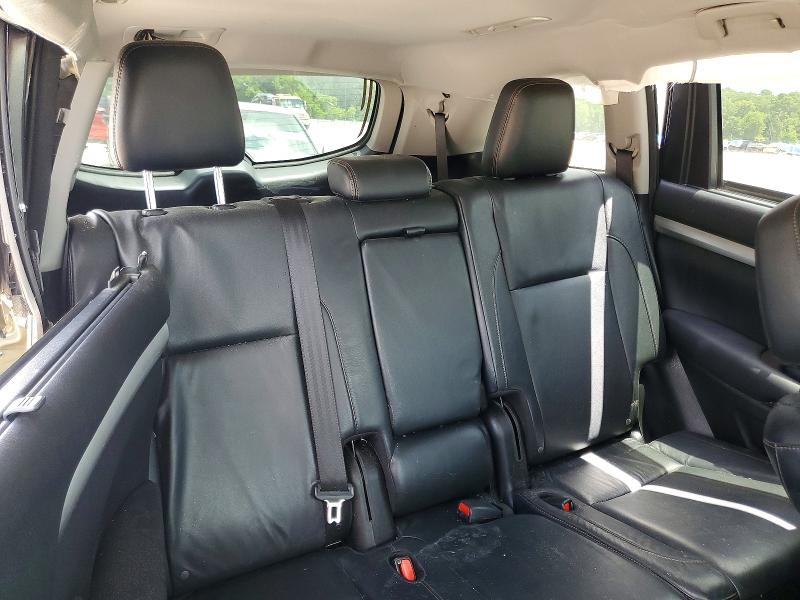 Photo 11 from auction – 2016 TOYOTA HIGHLANDER with VIN 5TDKKRFH3GS502724