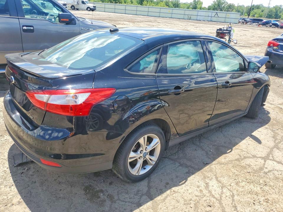 Photo 3 from auction – 2012 FORD FOCUS with VIN 1FAHP3F23CL266209