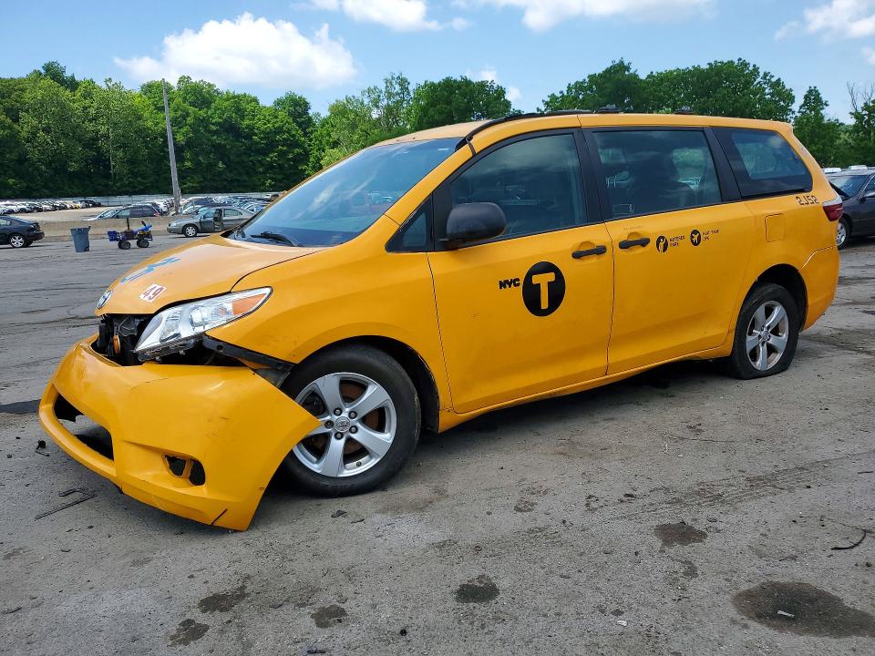 TOYOTA SIENNA 2017 with VIN 5TDZZ3DC3HS844531 - Photo from auction