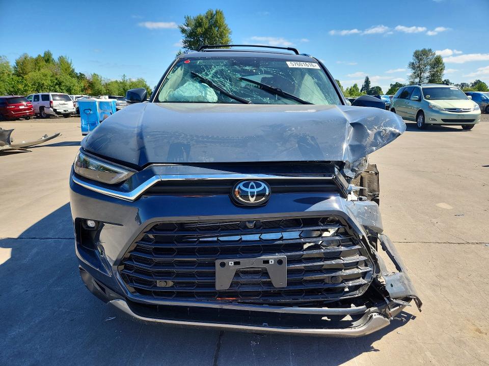 Photo 5 from auction – 2025 TOYOTA GRAND HIGHLANDER HYBRID with VIN 5TDACAB5XSS033419