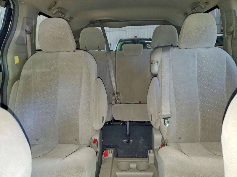 Photo 10 from auction – 2011 TOYOTA SIENNA with VIN 5TDKK3DC7BS008699