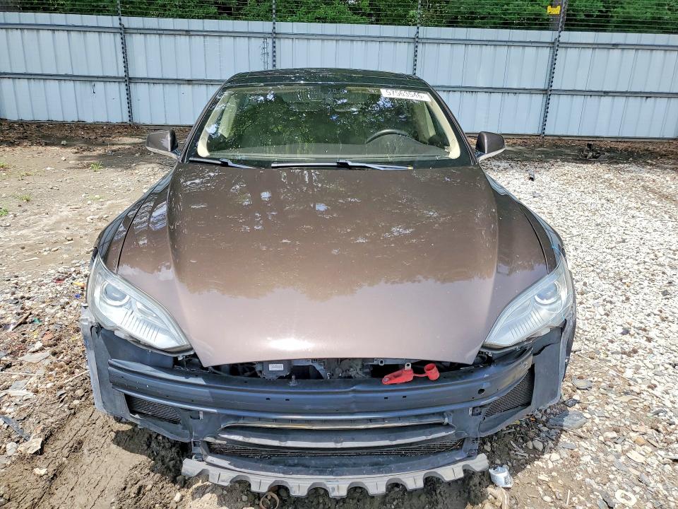 Photo 5 from auction – 2013 TESLA MODEL S with VIN 5YJSA1CN0DFP22496