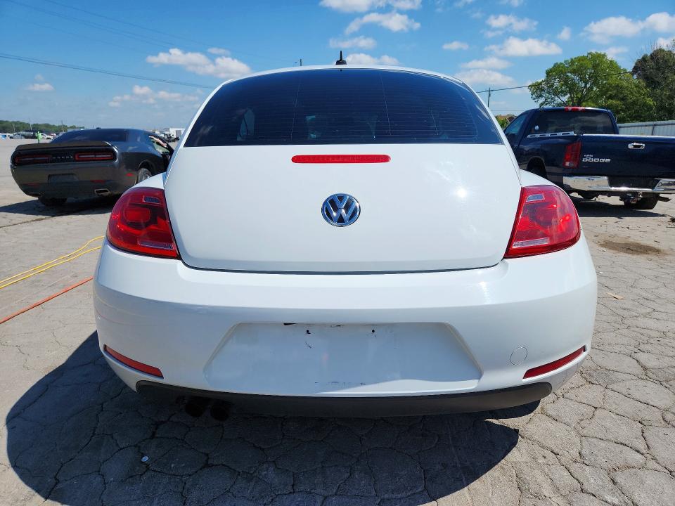Photo 6 from auction – 2015 VOLKSWAGEN BEETLE with VIN 3VWF17AT1FM651567