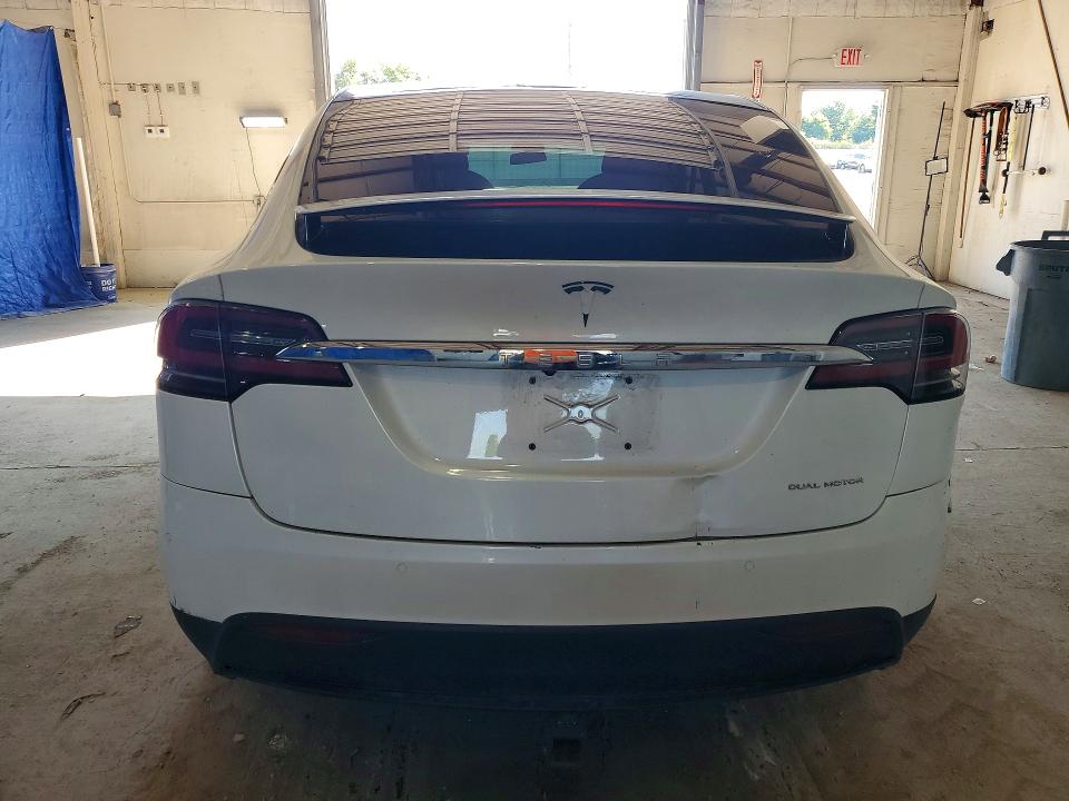 Photo 6 from auction – 2020 TESLA MODEL X with VIN 5YJXCBE26LF271923