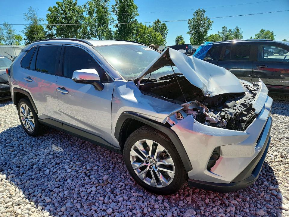 Photo 4 from auction – 2019 TOYOTA RAV4 with VIN JTMC1RFV3KD517001