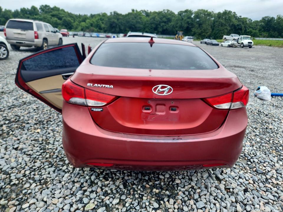Photo 6 from auction – 2013 HYUNDAI ELANTRA with VIN 5NPDH4AE9DH201352