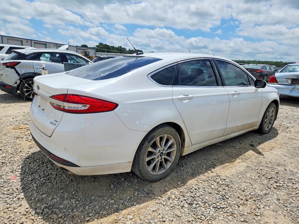 Photo 3 from auction – 2017 FORD FUSION with VIN 3FA6P0HD2HR334898
