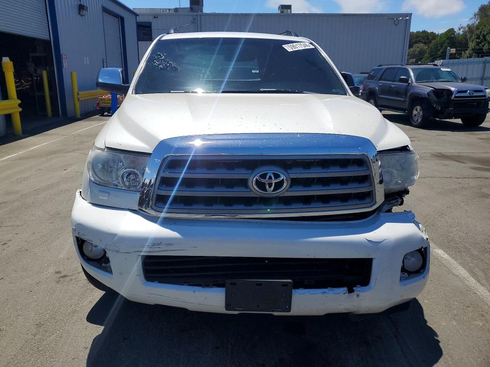 Photo 5 from auction – 2017 TOYOTA SEQUOIA with VIN 5TDDW5G17HS155360