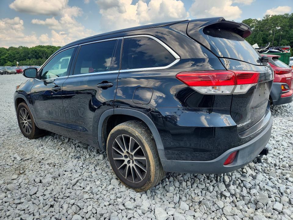 Photo 2 from auction – 2017 TOYOTA HIGHLANDER with VIN 5TDKZRFH0HS513385
