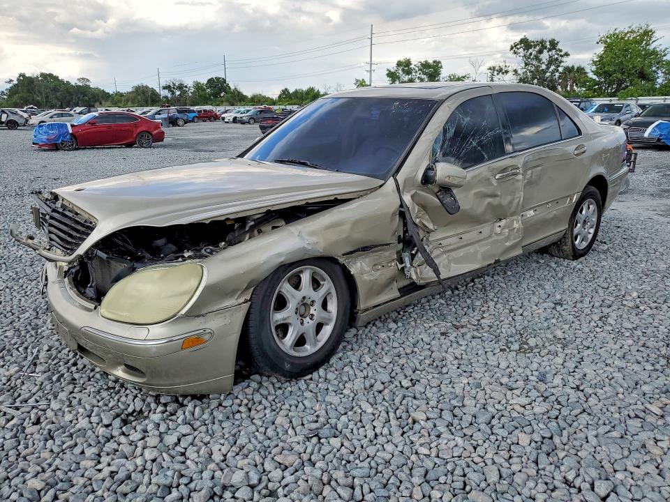 MERCEDES-BENZ S 2000 with VIN WDBNG70J0YA046483 - Photo from auction