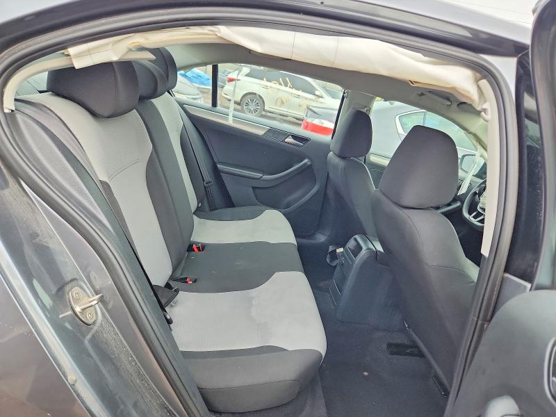 Photo 10 from auction – 2017 VOLKSWAGEN JETTA with VIN 3VW2B7AJ2HM216389