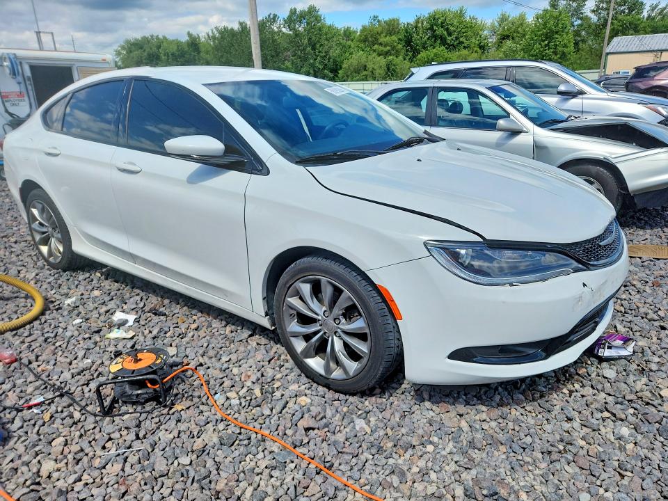 Photo 4 from auction – 2016 CHRYSLER 200 with VIN 1C3CCCBB3GN161805