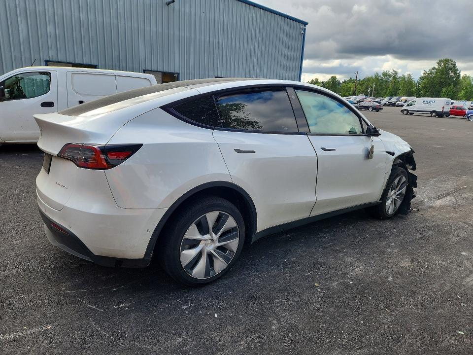 Photo 3 from auction – 2022 TESLA MODEL Y with VIN 7SAYGDEE7NF407240