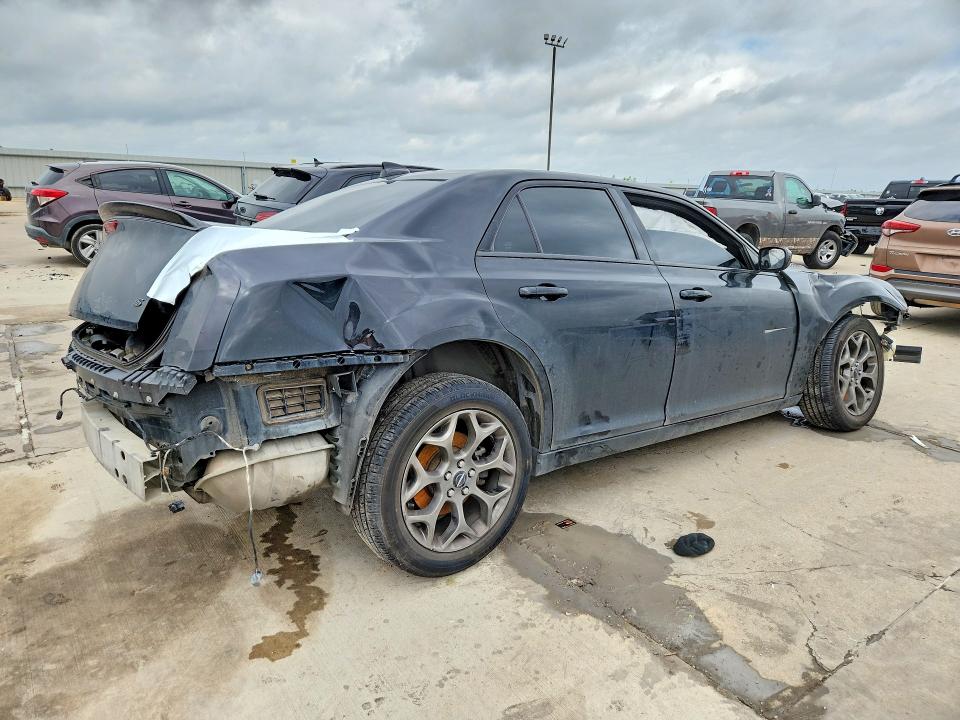 Photo 3 from auction – 2016 CHRYSLER 300 with VIN 2C3CCAGGXGH136093