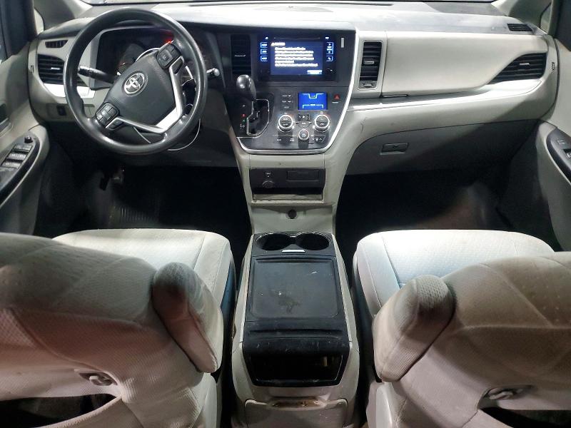 Photo 8 from auction – 2017 TOYOTA SIENNA with VIN 5TDJZ3DC9HS155199