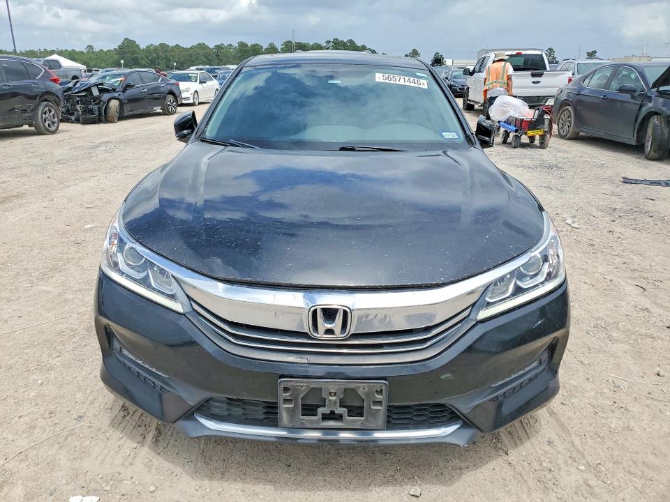 Photo 5 from auction – 2017 HONDA ACCORD with VIN 1HGCR3F85HA031835