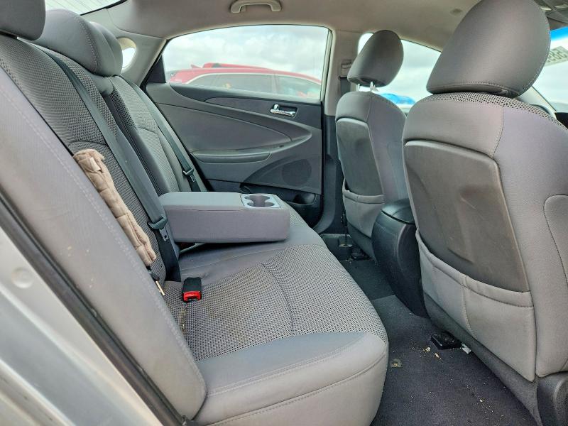 Photo 10 from auction – 2011 HYUNDAI SONATA with VIN 5NPEB4AC0BH077814
