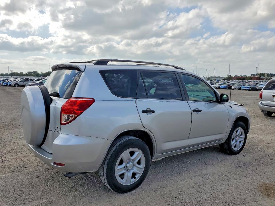 Photo 3 from auction – 2006 TOYOTA RAV4 with VIN JTMZD33V066020002